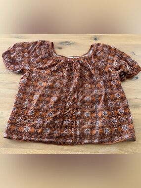 Max Studio women’s top. Western feels. Size L large